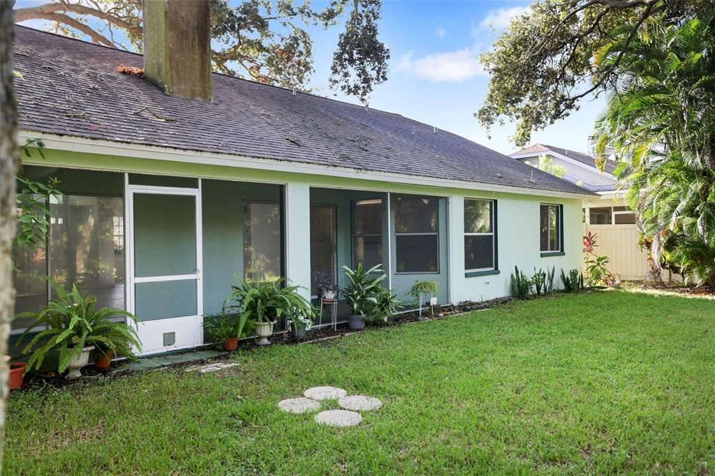 Active With Contract: $499,900 (3 beds, 2 baths, 1944 Square Feet)