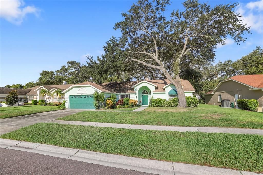 Active With Contract: $499,900 (3 beds, 2 baths, 1944 Square Feet)