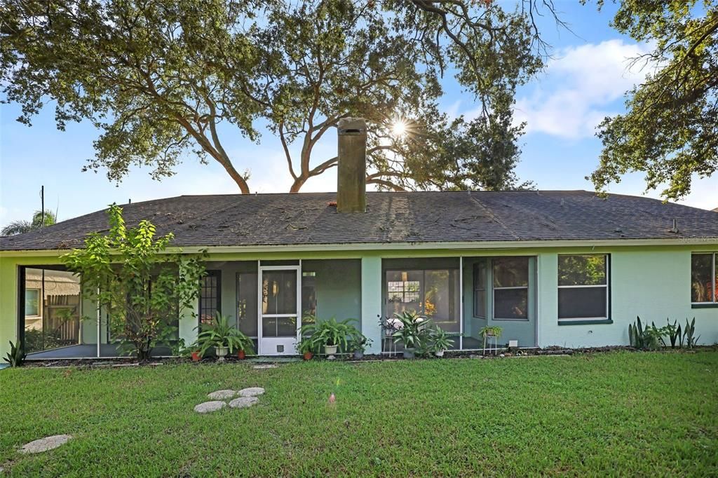 Active With Contract: $499,900 (3 beds, 2 baths, 1944 Square Feet)