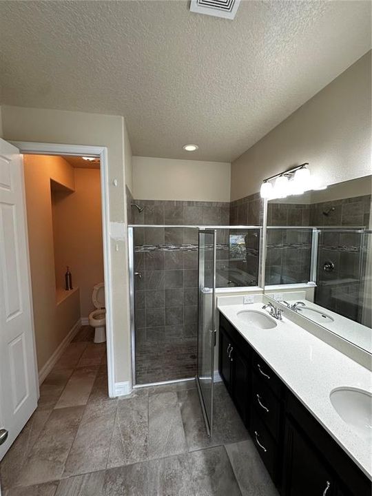 Active With Contract: $2,500 (3 beds, 2 baths, 1800 Square Feet)