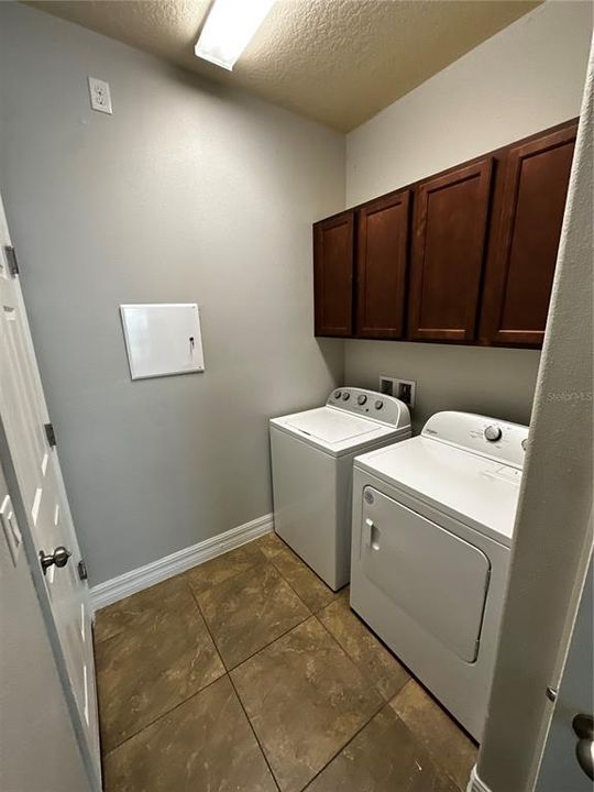 Active With Contract: $2,500 (3 beds, 2 baths, 1800 Square Feet)