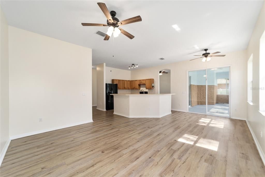 For Sale: $299,900 (3 beds, 2 baths, 2132 Square Feet)