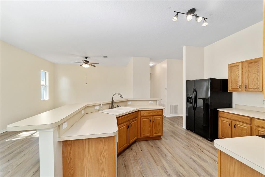 For Sale: $299,900 (3 beds, 2 baths, 2132 Square Feet)