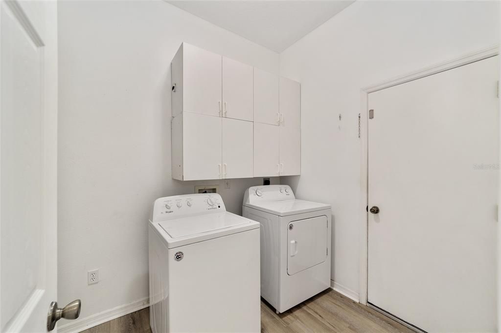 For Sale: $299,900 (3 beds, 2 baths, 2132 Square Feet)