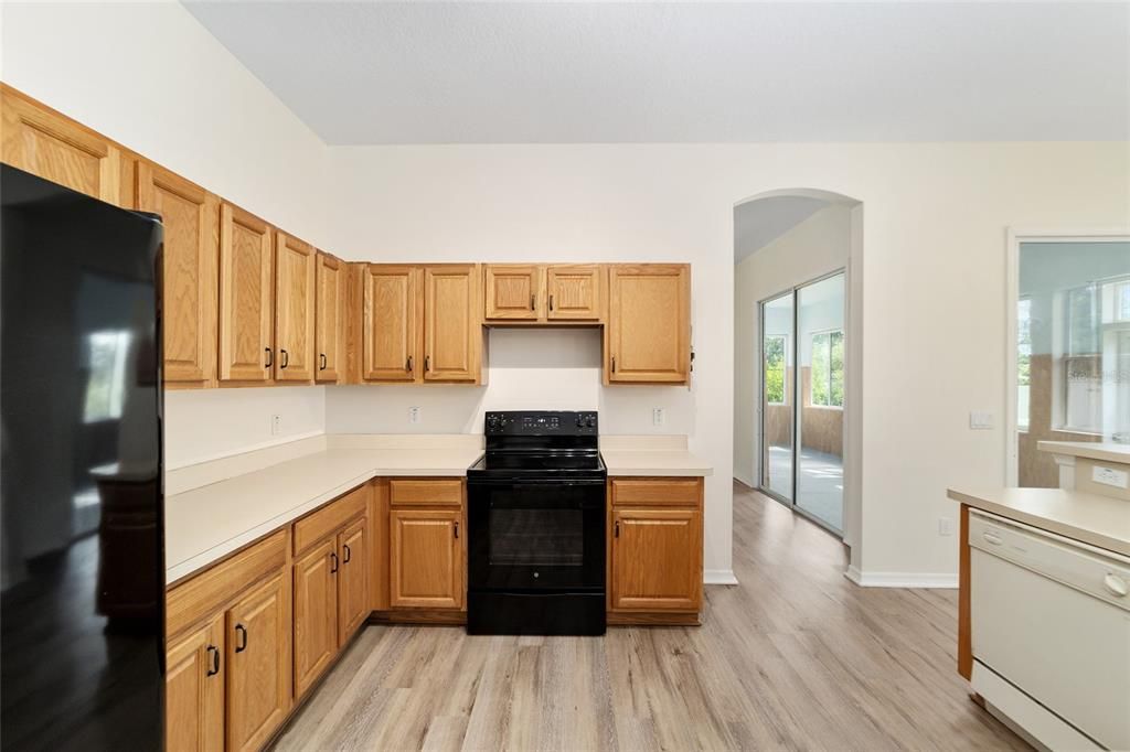 For Sale: $299,900 (3 beds, 2 baths, 2132 Square Feet)