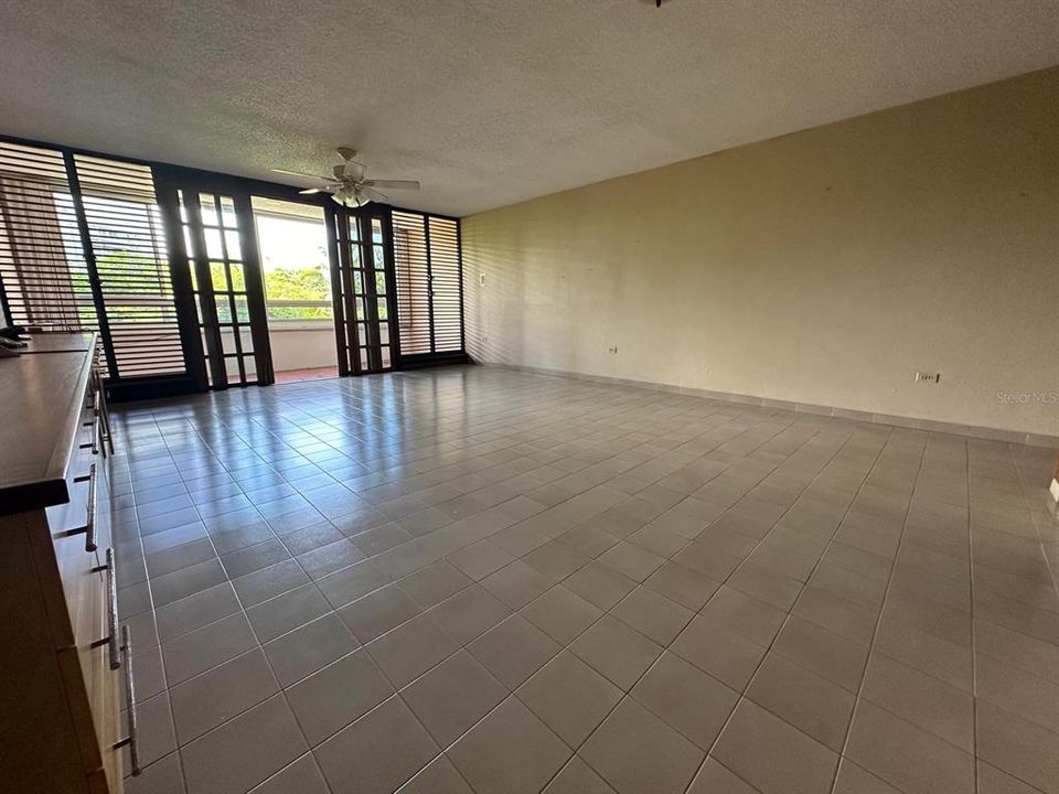 Activo con contrato: $165,000 (2 camas, 2 baños, 1243 Pies cuadrados)