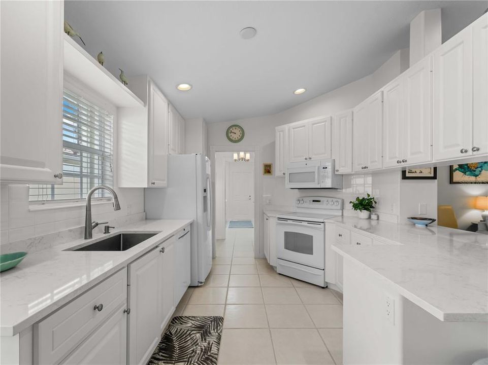 For Sale: $485,000 (2 beds, 2 baths, 1693 Square Feet)