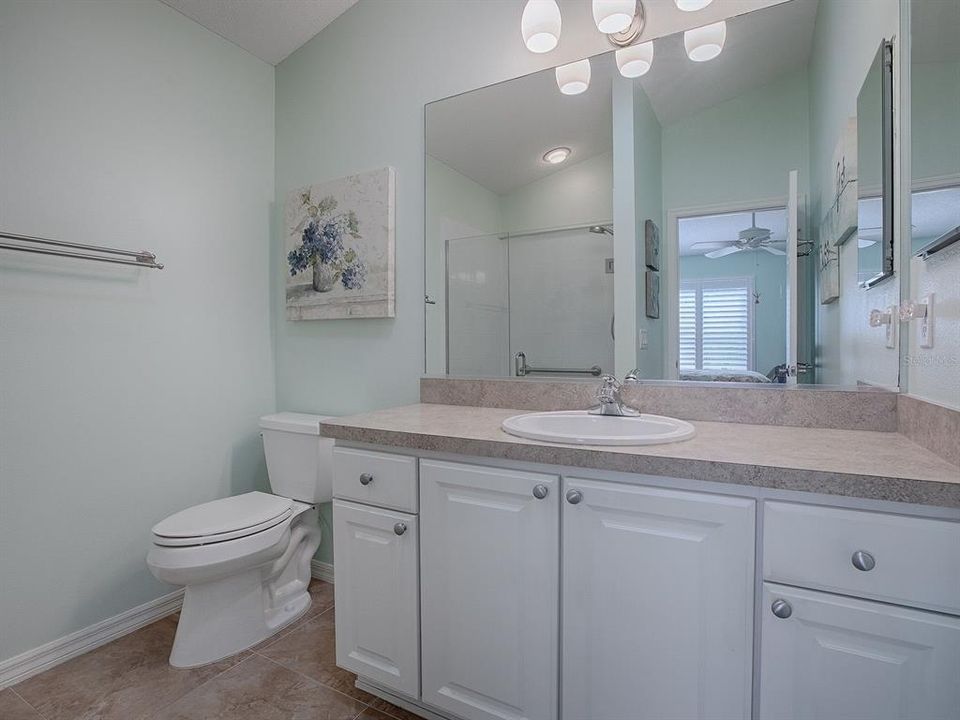 Active With Contract: $369,000 (3 beds, 2 baths, 1398 Square Feet)