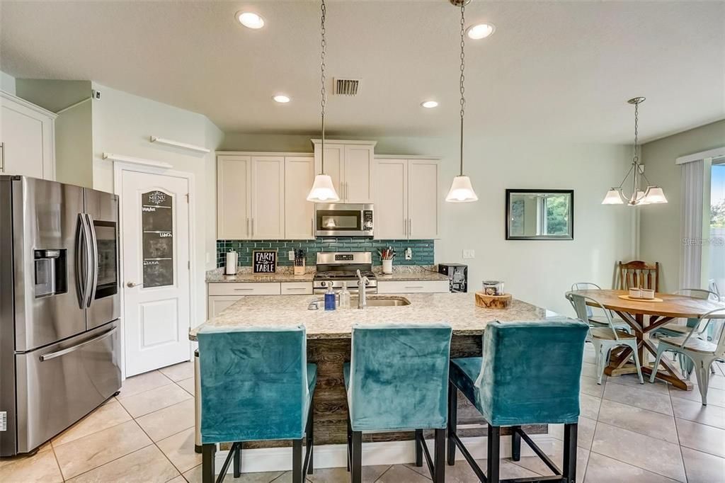 Active With Contract: $2,400 (3 beds, 2 baths, 1818 Square Feet)