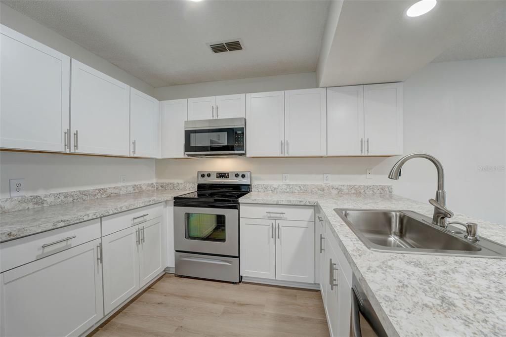 For Rent: $1,600 (2 beds, 2 baths, 1103 Square Feet)