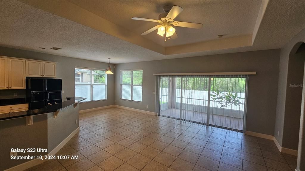 For Rent: $2,500 (3 beds, 2 baths, 19958 Square Feet)