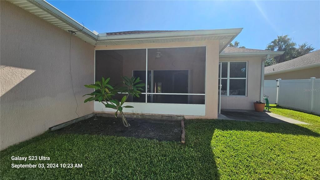 For Rent: $2,500 (3 beds, 2 baths, 19958 Square Feet)