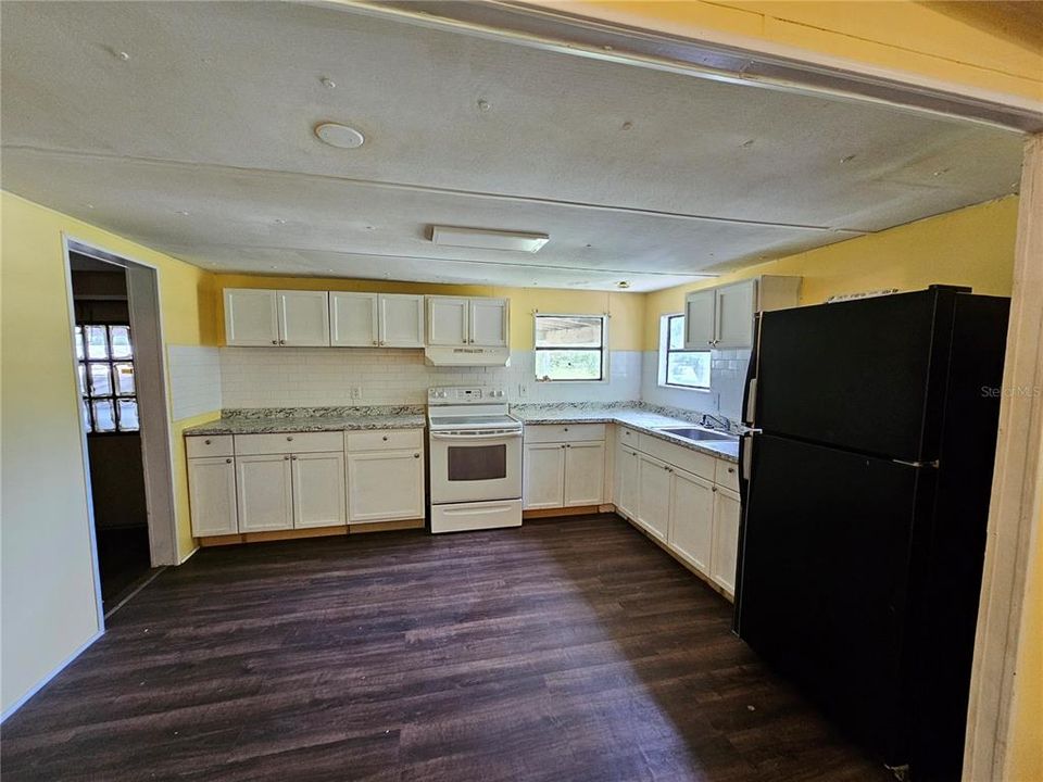 For Sale: $159,900 (2 beds, 2 baths, 1248 Square Feet)