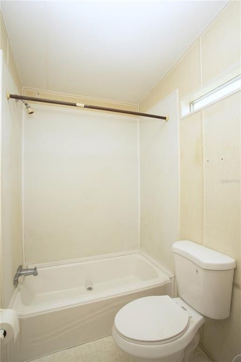 2nd bathroom shower/tub combo