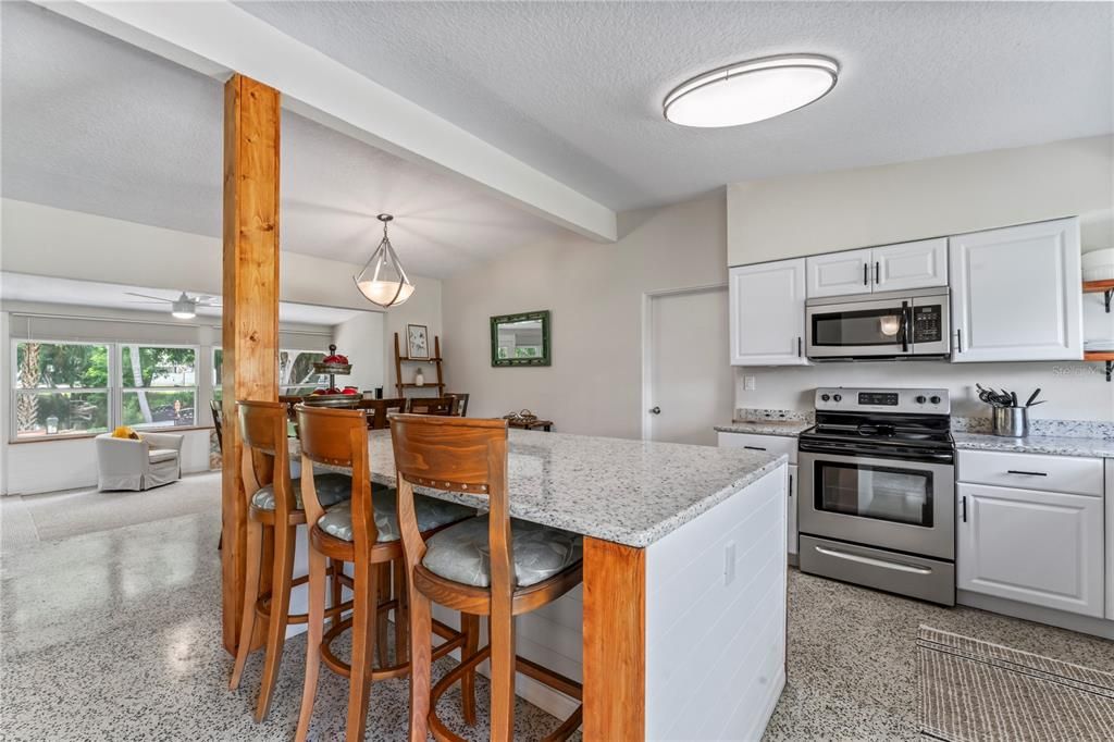 Active With Contract: $439,900 (2 beds, 2 baths, 1419 Square Feet)