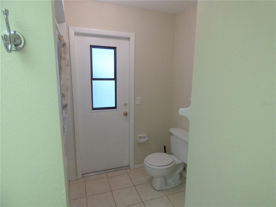 For Rent: $1,700 (3 beds, 2 baths, 1225 Square Feet)