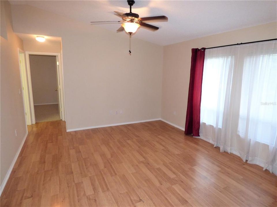 For Rent: $1,700 (3 beds, 2 baths, 1225 Square Feet)