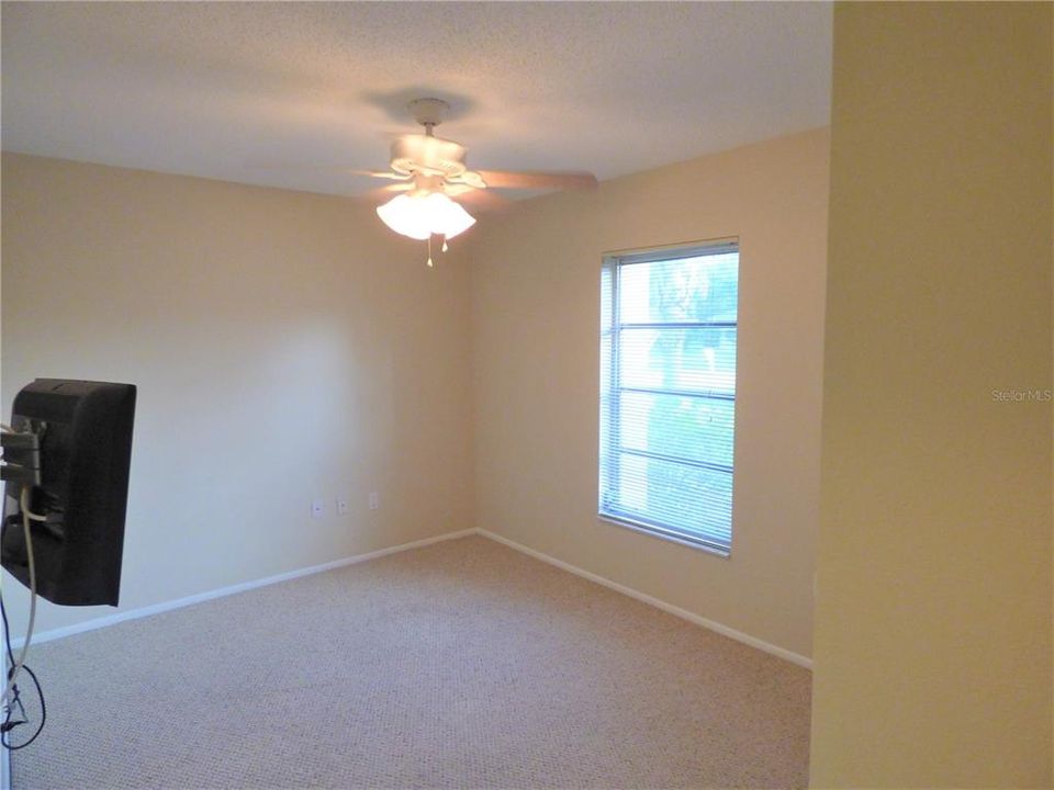 For Rent: $1,700 (3 beds, 2 baths, 1225 Square Feet)