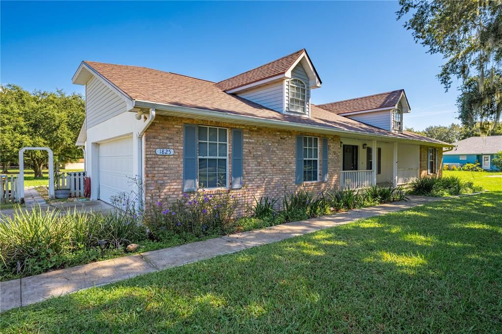 For Sale: $460,000 (3 beds, 2 baths, 2048 Square Feet)