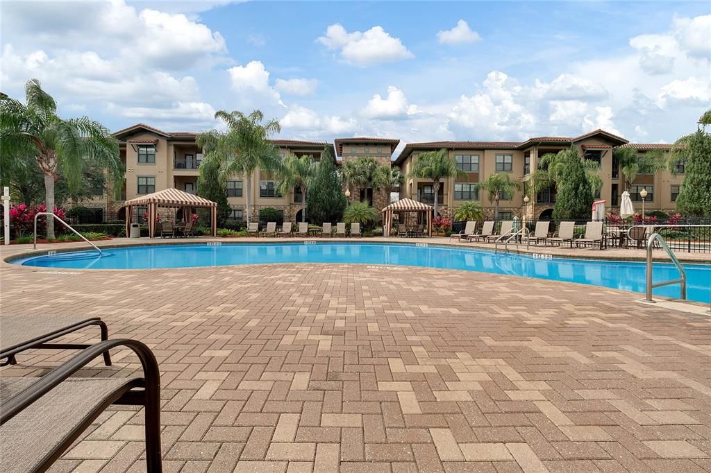 Community Pool with Hot Tub!