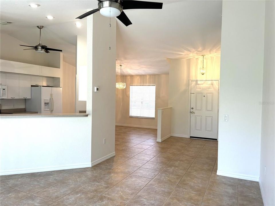 For Rent: $1,575 (2 beds, 1 baths, 1128 Square Feet)