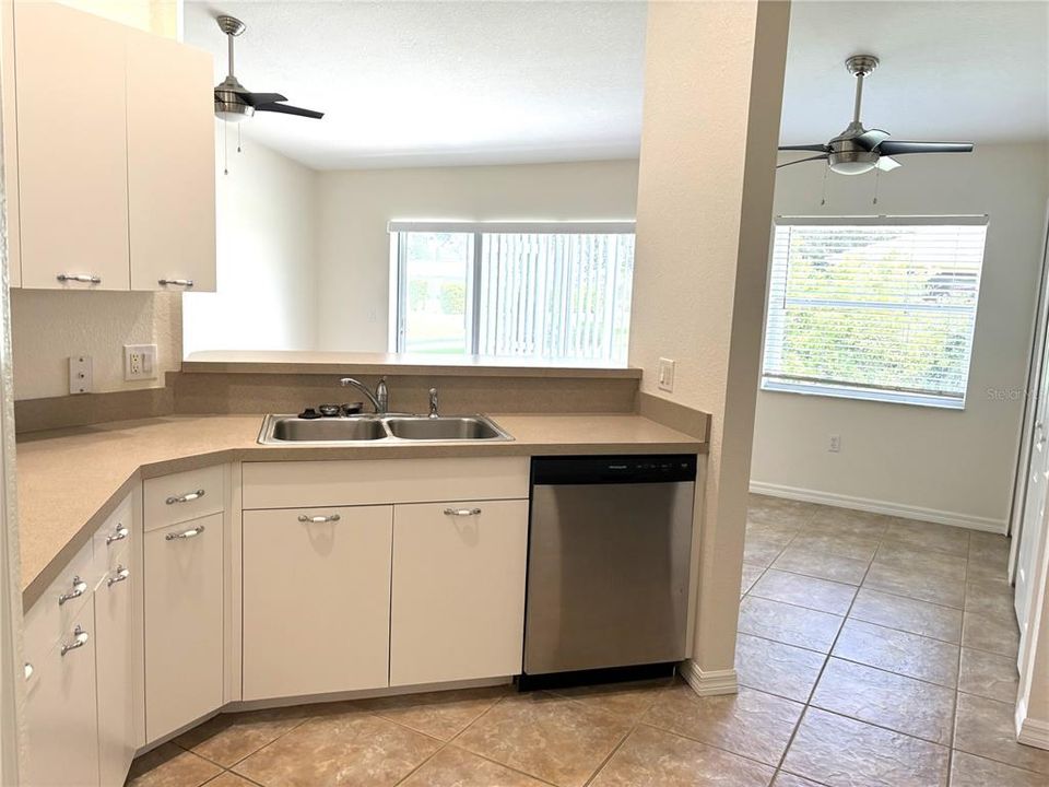 For Rent: $1,575 (2 beds, 1 baths, 1128 Square Feet)