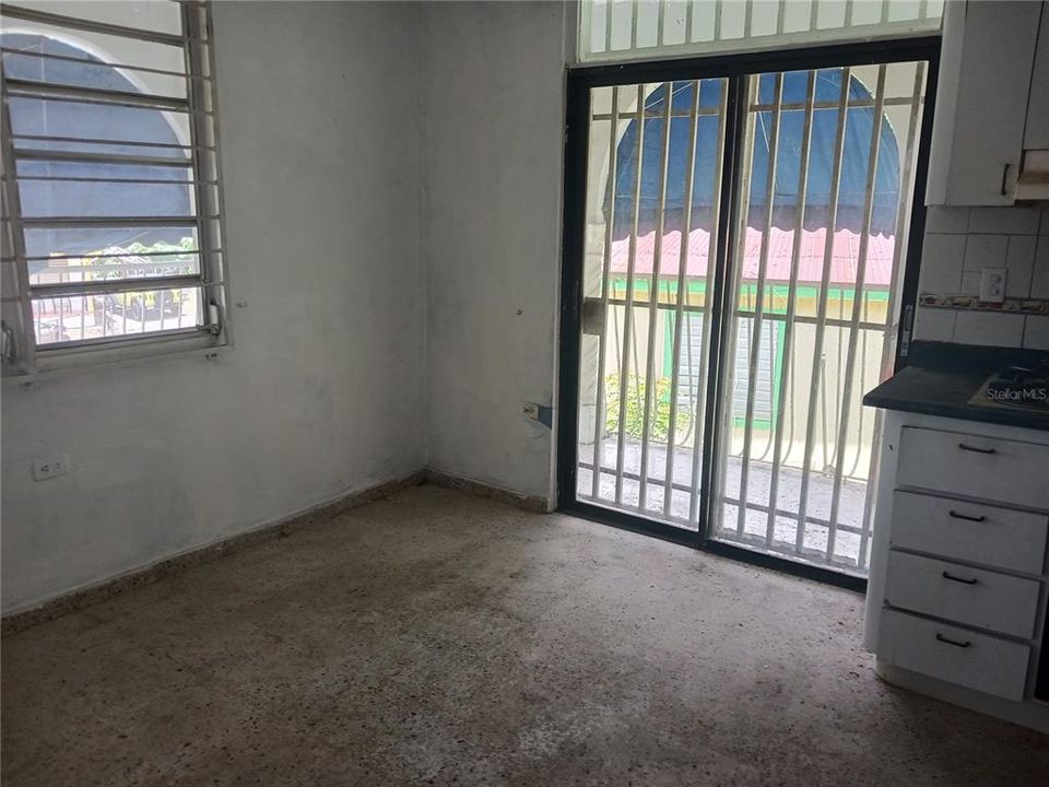 En Venta: $126,000 (5 camas, 2 baños, 1800 Pies cuadrados)