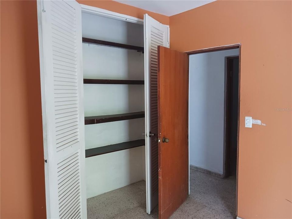 En Venta: $126,000 (5 camas, 2 baños, 1800 Pies cuadrados)