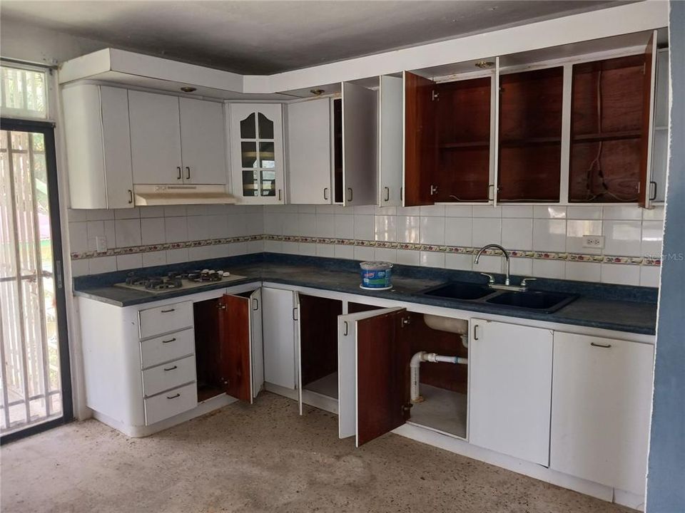 En Venta: $126,000 (5 camas, 2 baños, 1800 Pies cuadrados)