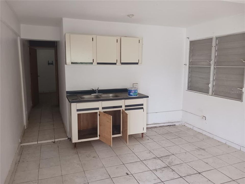 En Venta: $126,000 (5 camas, 2 baños, 1800 Pies cuadrados)