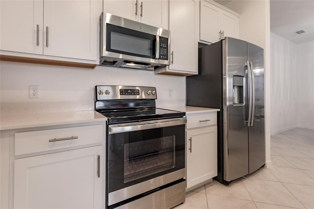 For Sale: $369,999 (3 beds, 2 baths, 1407 Square Feet)