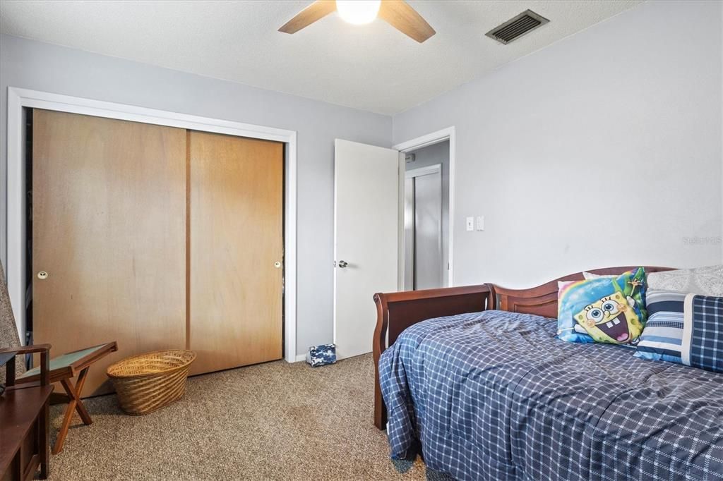 For Sale: $330,000 (2 beds, 2 baths, 1218 Square Feet)