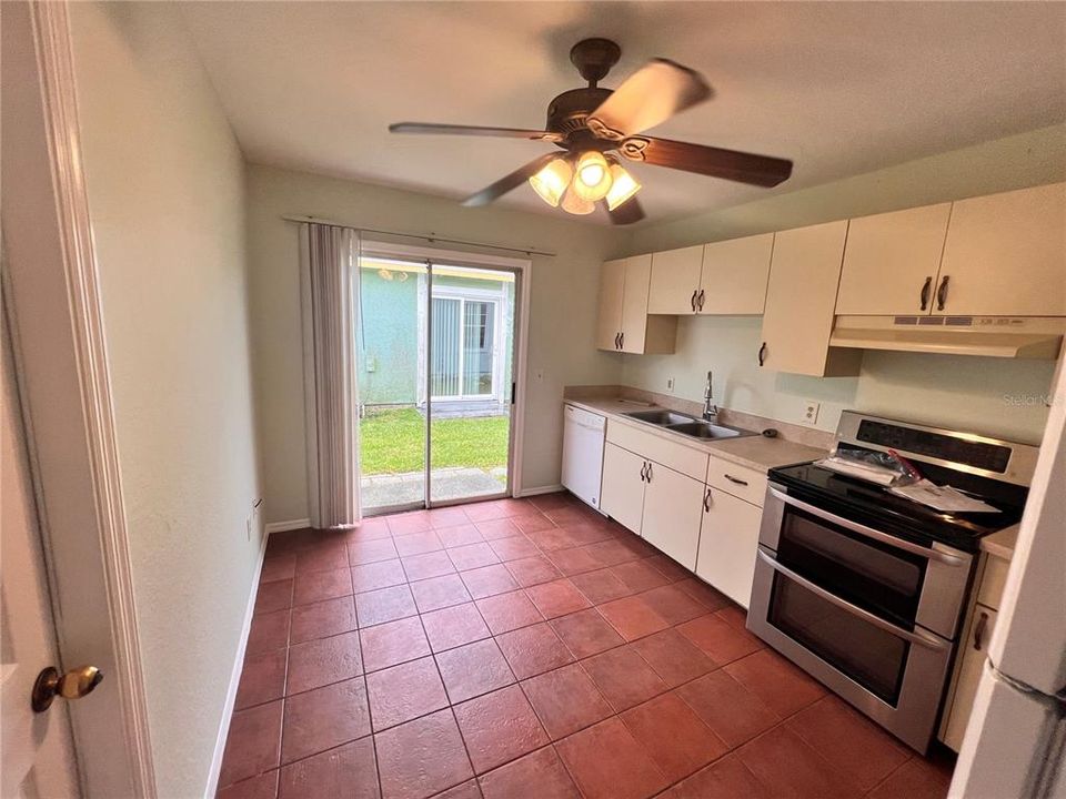 For Rent: $1,650 (2 beds, 2 baths, 1038 Square Feet)