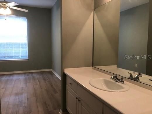 For Rent: $1,750 (2 beds, 1 baths, 1000 Square Feet)