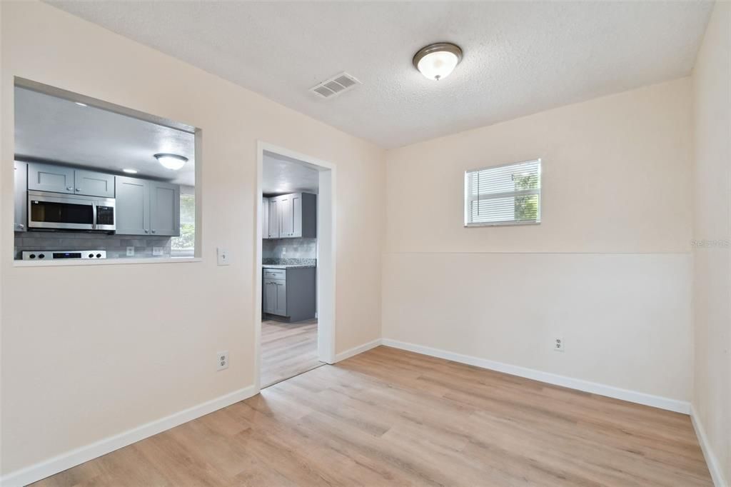 For Rent: $1,795 (2 beds, 1 baths, 946 Square Feet)