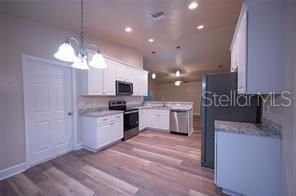 For Rent: $2,000 (3 beds, 2 baths, 1152 Square Feet)