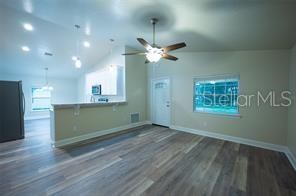 For Rent: $2,000 (3 beds, 2 baths, 1152 Square Feet)