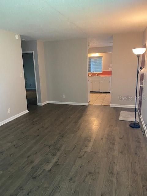 Active With Contract: $279,000 (2 beds, 1 baths, 1252 Square Feet)