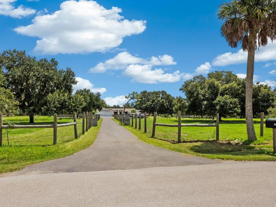 For Sale: $1,350,000 (4 beds, 2 baths, 2281 Square Feet)