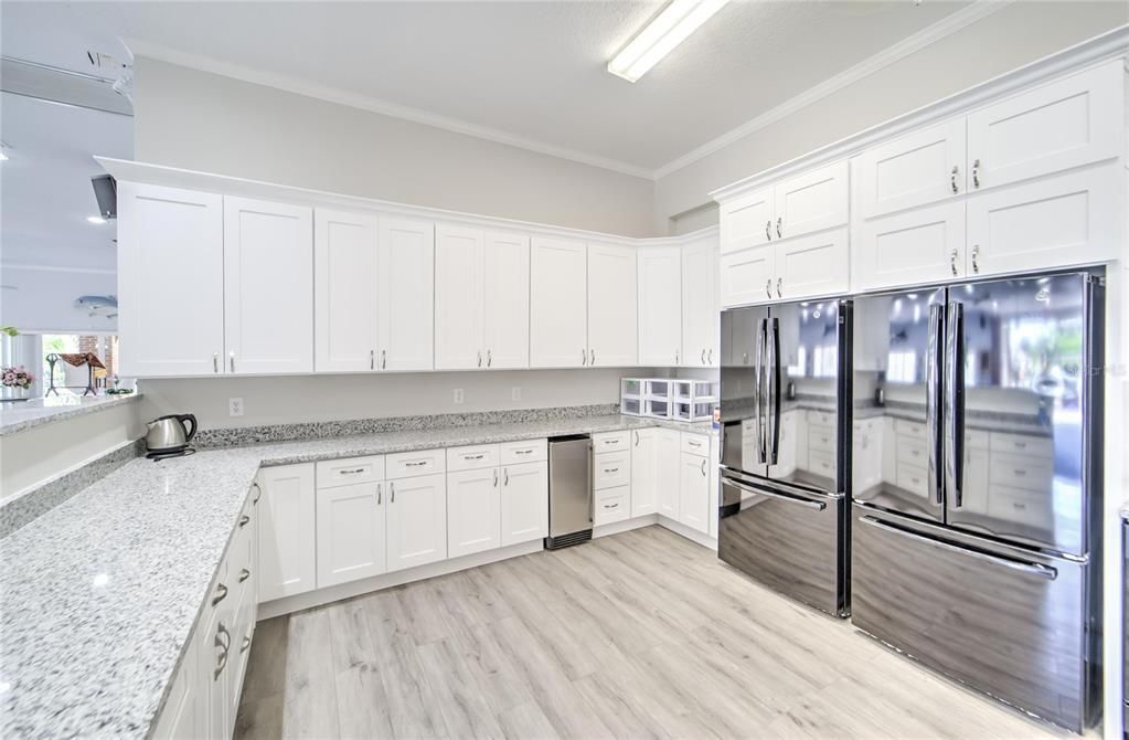 For Sale: $319,900 (2 beds, 2 baths, 1734 Square Feet)