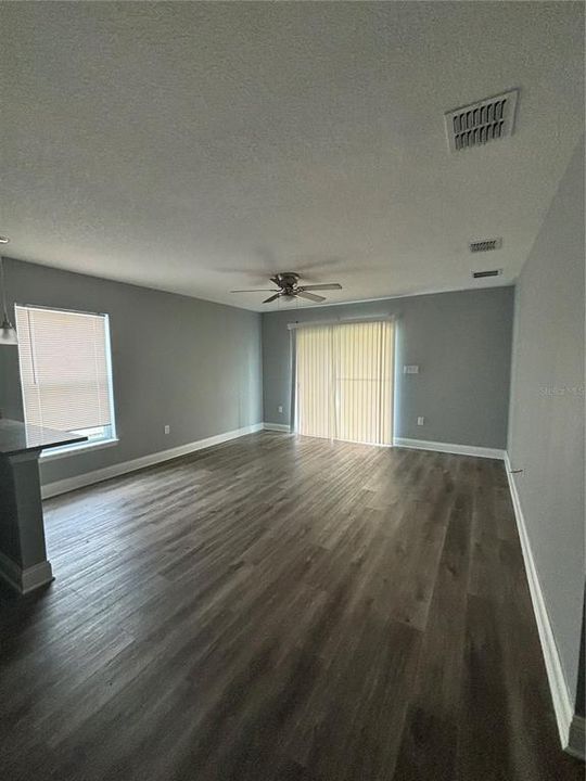 For Rent: $1,700 (3 beds, 2 baths, 1100 Square Feet)