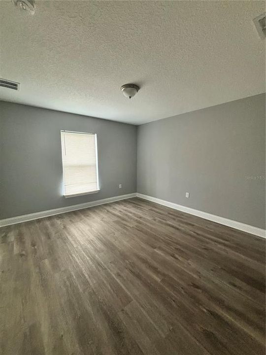 For Rent: $1,700 (3 beds, 2 baths, 1100 Square Feet)