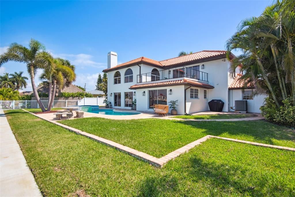 Activo con contrato: $2,795,000 (4 camas, 3 baños, 3603 Pies cuadrados)