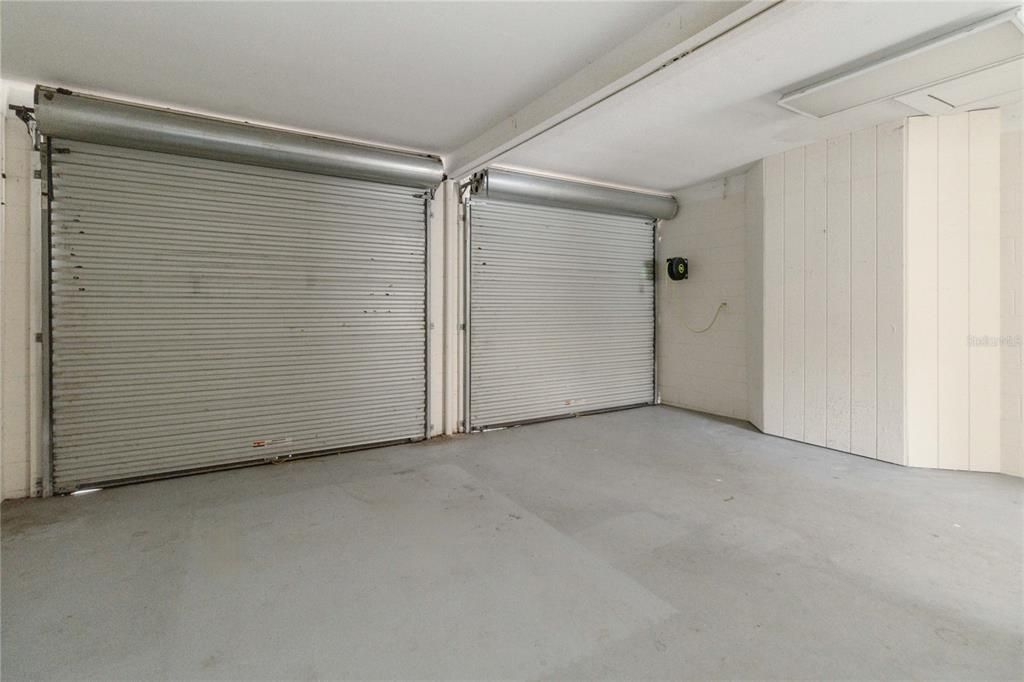 Oversized Garage w/Commercial Roll Up Doors