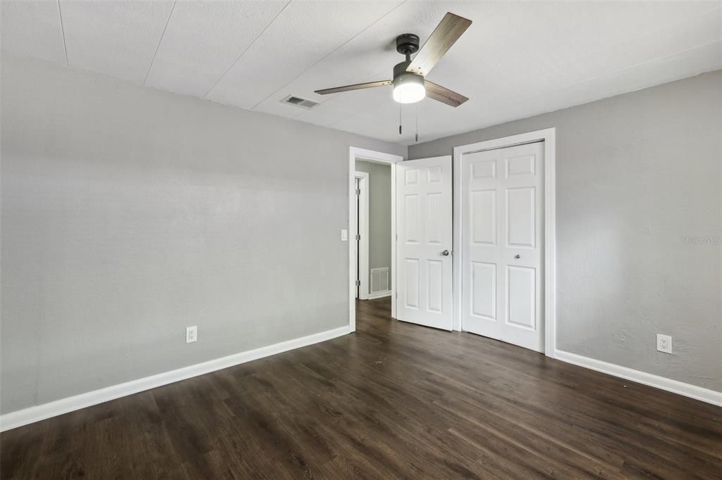 For Sale: $349,000 (3 beds, 2 baths, 1464 Square Feet)