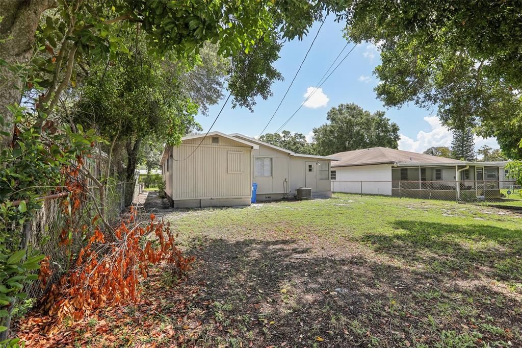 For Sale: $349,000 (3 beds, 2 baths, 1464 Square Feet)