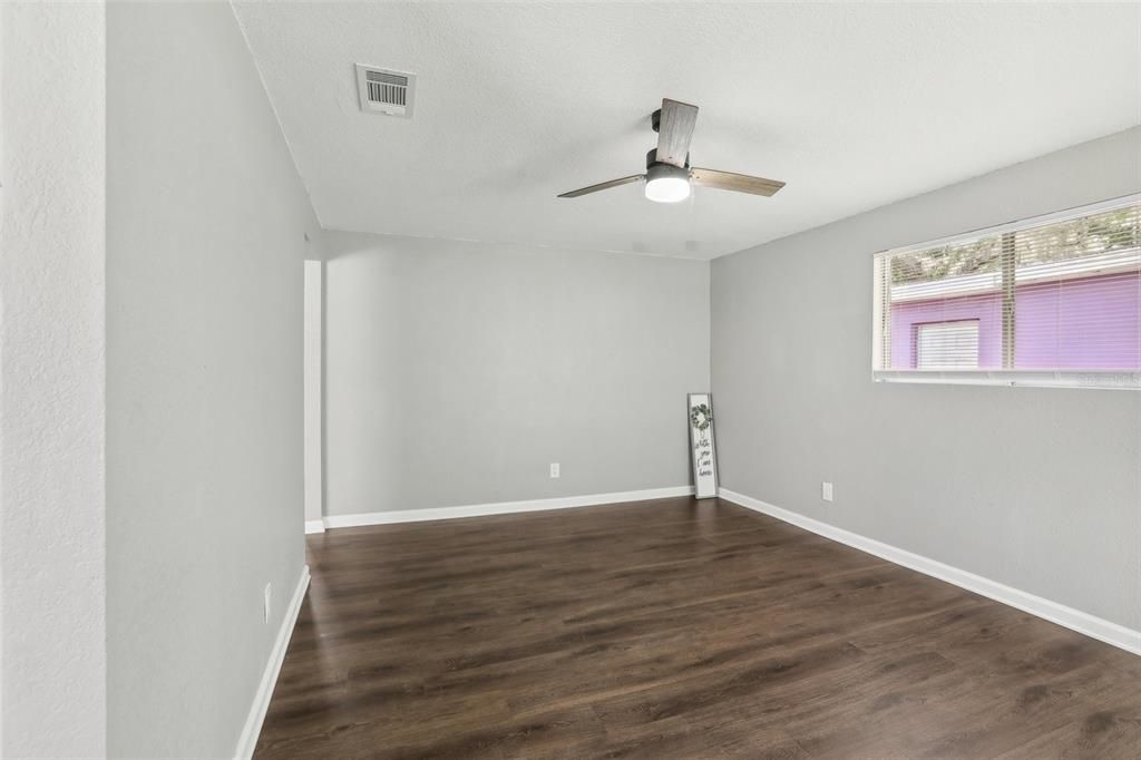 For Sale: $349,000 (3 beds, 2 baths, 1464 Square Feet)