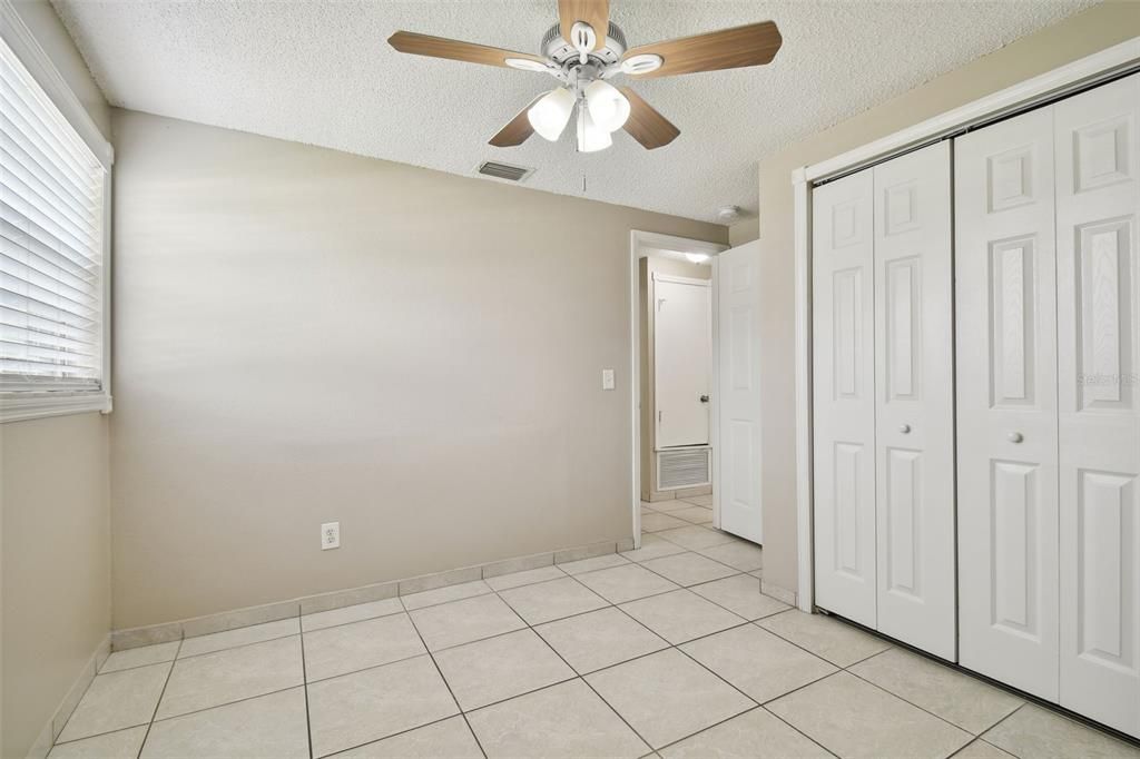 For Sale: $359,900 (2 beds, 2 baths, 1096 Square Feet)