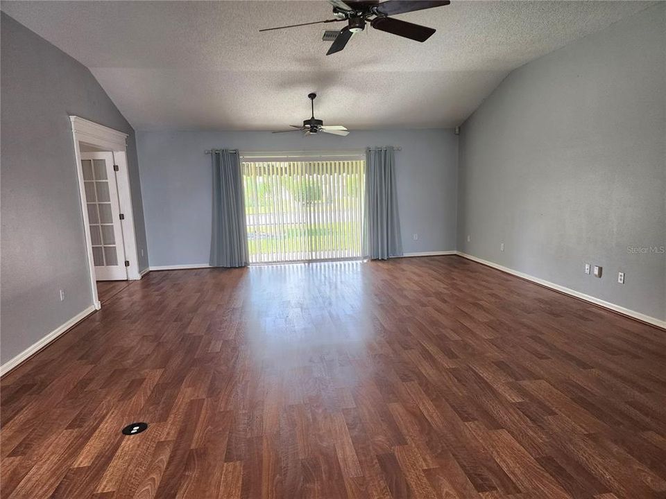 For Rent: $2,400 (3 beds, 2 baths, 2145 Square Feet)