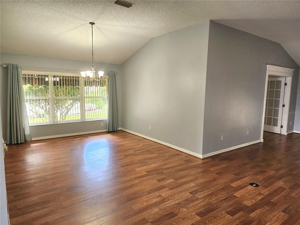 For Rent: $2,400 (3 beds, 2 baths, 2145 Square Feet)